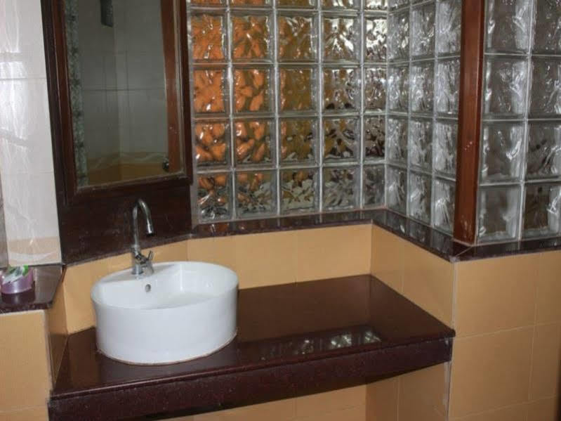 Little Italy Hotel Calangute Ngoại thất bức ảnh